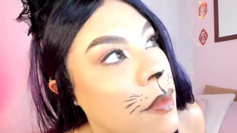 Snapshot of lil_swaay chatting on 10.31.25 Lola online show from 10.31.25