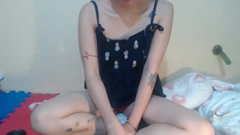 Snapshot of lil_sweetgirl4u chatting on 10.30.25 lil_sweetgirl4u online show from 10.30.25