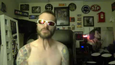 Snapshot of lil_tea_break_6996 chatting on 02.17.25 t online show from 02.17.25