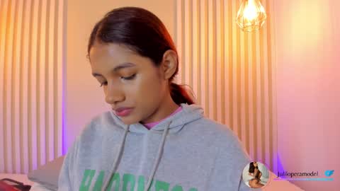 Snapshot of lila_cohen chatting on 11.22.25 L I L A online show from 11.22.25