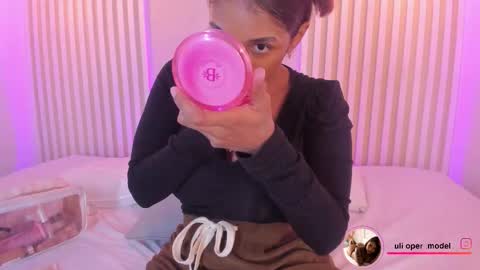 Snapshot of lila_cohen chatting on 12.04.25 L I L A online show from 12.04.25