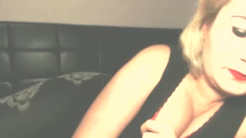 Snapshot of lilada27 chatting on 09.17.25 lila online show from 09.17.25