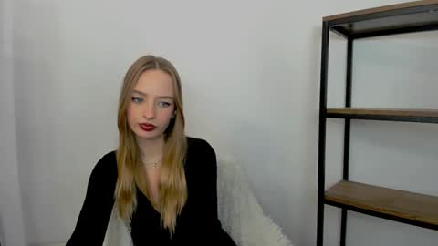 Snapshot of liladesire chatting on 12.05.24 LiliaDesire online show from 12.05.24