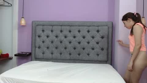 Lilasuni online show from 12.10.24