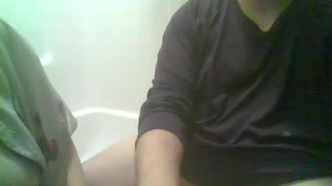 Snapshot of lilbratty_clouds_ogpuffdragon chatting on 01.12.25 lilbratty_clouds_ogpuffdragon online show from 01.12.25