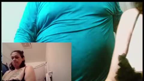 Snapshot of lilbratty_clouds_ogpuffdragon chatting on 11.22.25 lilbratty_clouds_ogpuffdragon online show from 11.22.25