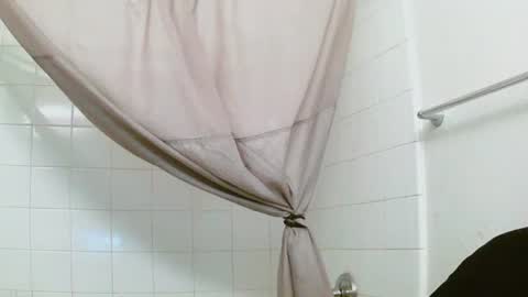 Snapshot of lilbratty_clouds_ogpuffdragon chatting on 11.27.25 lilbratty_clouds_ogpuffdragon online show from 11.27.25