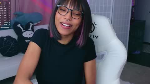 Snapshot of lileviemarie chatting on 01.14.26 evie online show from 01.14.26