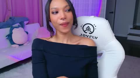 Snapshot of lileviemarie chatting on 02.27.26 evie online show from 02.27.26