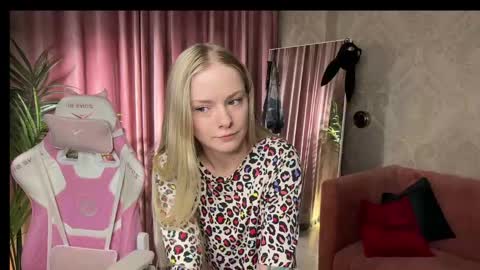 Lili online show from 04.25.26