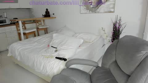 Snapshot of lili_and_niki chatting on 01.31.25 Lilith Nickol online show from 01.31.25