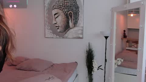 Snapshot of lili_and_niki chatting on 10.15.25 Lilith Nickol online show from 10.15.25