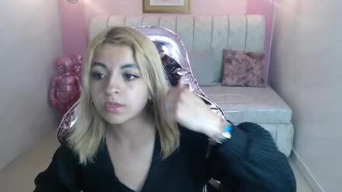 Lili online show from 02.21.25