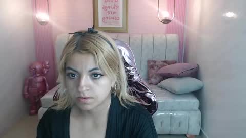 Lili online show from 02.21.25