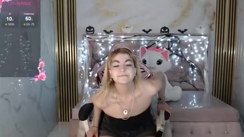 Lili online show from 10.15.25