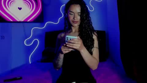 Snapshot of lili_evanss chatting on 05.15.26 lili_evanss online show from 05.15.26