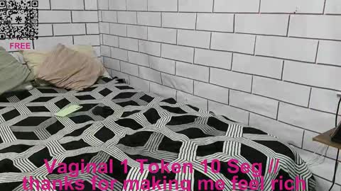 Snapshot of lili_hot_1 chatting on 11.13.25 lili_hot_1 online show from 11.13.25