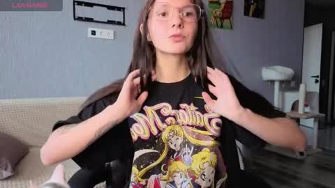 Snapshot of lili_milash chatting on 04.06.26 you can found me online show from 04.06.26