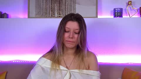 Snapshot of liliabianca chatting on 02.11.25 Mia online show from 02.11.25