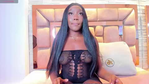 Snapshot of lilian_starfire chatting on 11.18.25 LILIAN online show from 11.18.25