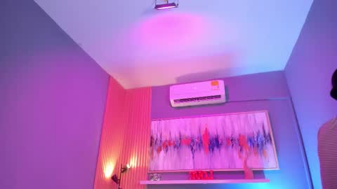 holis soy lily chang no olvides el pulgar arriba es muy importante para mi 3 independent model online show from 02.26.26