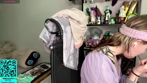Snapshot of liliandaniels chatting on 06.06.26 Lilian online show from 06.06.26
