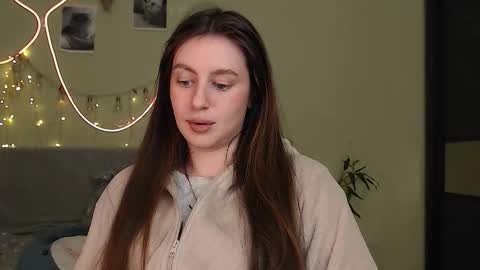 Lilu online show from 10.15.25