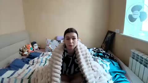 liliawoolf online show from 10.13.25