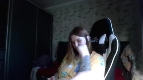 liliawoolf online show from 11.05.25