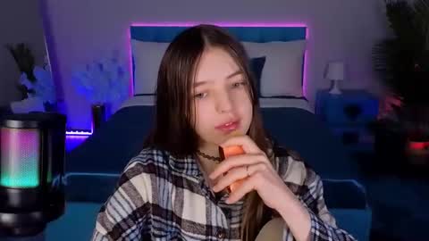 Snapshot of lilibakery chatting on 11.29.25 Lili Bakery online show from 11.29.25