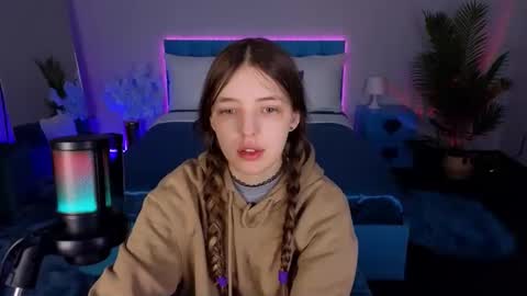 Snapshot of lilibakery chatting on 12.05.25 Lili Bakery online show from 12.05.25