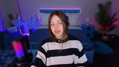 Snapshot of lilibakery chatting on 12.23.25 Lili Bakery online show from 12.23.25