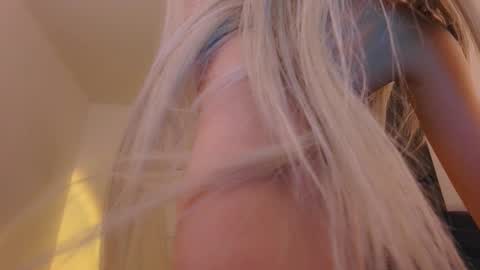 Lili online show from 11.14.25