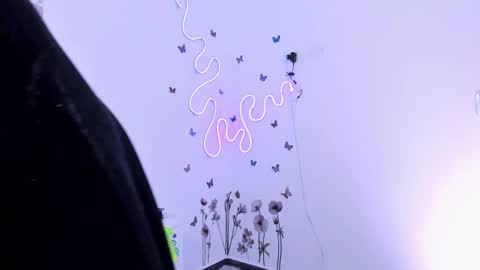 Lilie  online show from 11.28.25