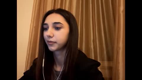 Snapshot of lilihalvorsen chatting on 09.21.25 Lina online show from 09.21.25