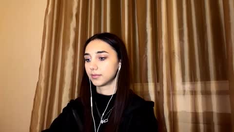 Snapshot of lilihalvorsen chatting on 11.07.25 Lina online show from 11.07.25