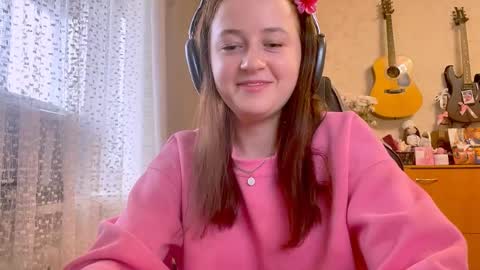 Snapshot of lilijohansen chatting on 11.20.25 Lili online show from 11.20.25