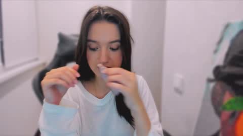 Snapshot of lililaluna chatting on 01.14.25             ...  online show from 01.14.25