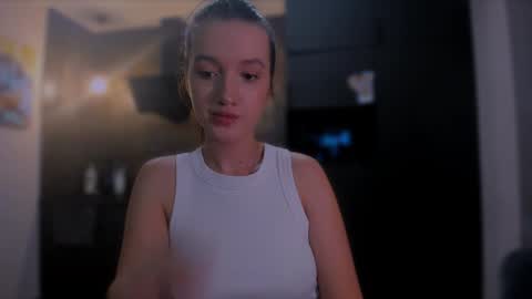 Snapshot of lililaluna chatting on 01.27.25             ...  online show from 01.27.25