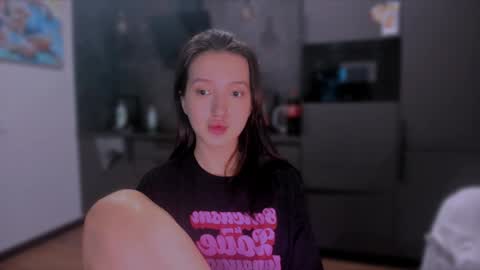 Snapshot of lililaluna chatting on 01.30.25             ...  online show from 01.30.25