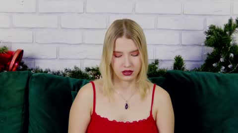 Snapshot of lililinn chatting on 01.13.25 LiliLinn online show from 01.13.25