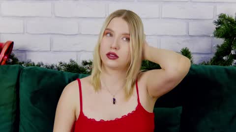 Snapshot of lililinn chatting on 01.13.25 LiliLinn online show from 01.13.25