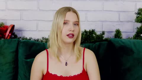 Snapshot of lililinn chatting on 01.13.25 LiliLinn online show from 01.13.25