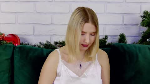 Snapshot of lililinn chatting on 01.15.25 LiliLinn online show from 01.15.25