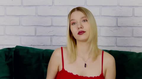 Snapshot of lililinn chatting on 01.20.25 LiliLinn online show from 01.20.25