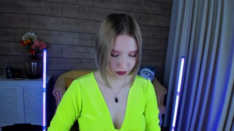 Snapshot of lililinn chatting on 01.28.25 LiliLinn online show from 01.28.25