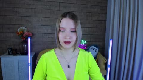 Snapshot of lililinn chatting on 01.28.25 LiliLinn online show from 01.28.25