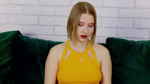 Snapshot of lililinn chatting on 02.03.25 LiliLinn online show from 02.03.25