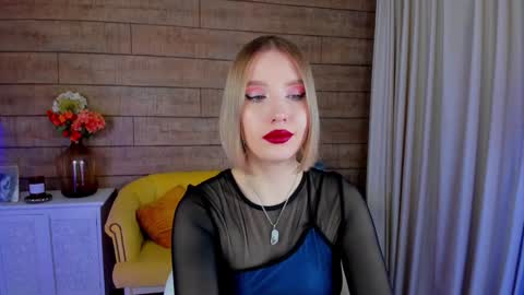 Snapshot of lililinn chatting on 02.04.25 LiliLinn online show from 02.04.25