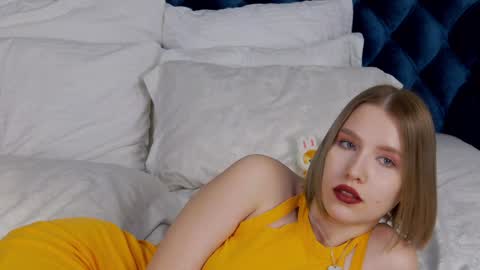 Snapshot of lililinn chatting on 02.08.25 LiliLinn online show from 02.08.25